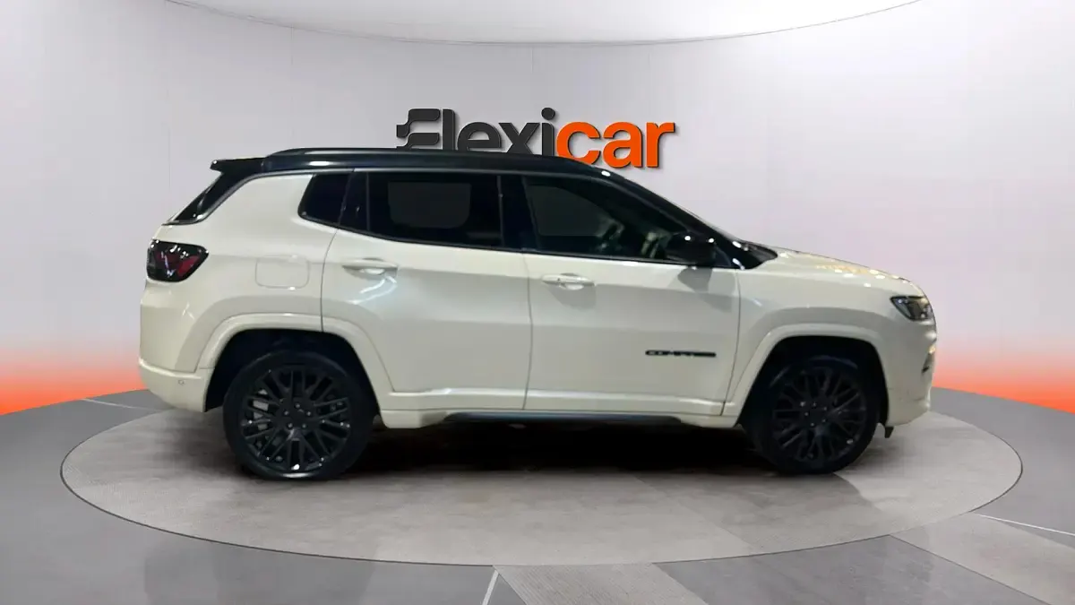 Usado Jeep Compass Trailhawk 241 CV (177 kW) 2026 Blanco SUV