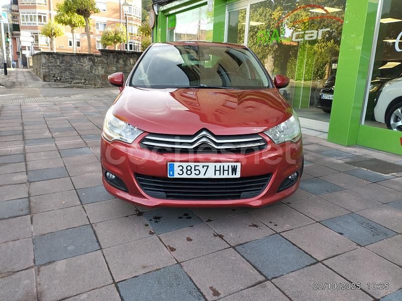 Usado Citroën C4 92 CV (67 kW) 2012 Granate Berlina