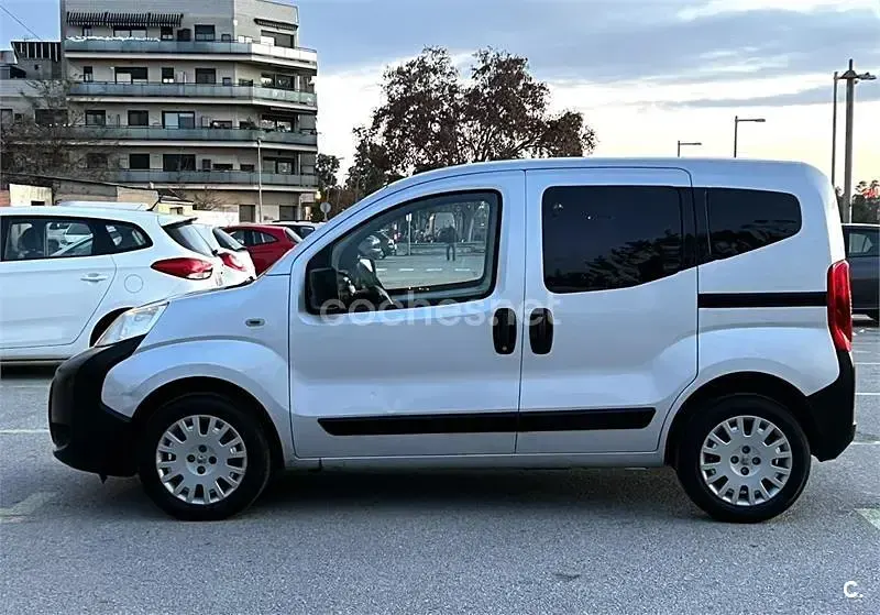 Usado Peugeot Bipper Active 75 CV (55 kW) 2014 Gris / plata Monovolumen