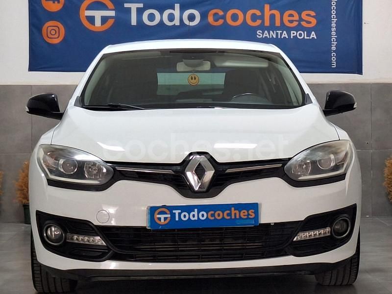 Blanco Usado 2014 Renault Mégane III Bose Edition Berlina | 8890 € (Precio justo) - Imagen 1/4