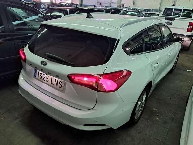 Usado Ford Focus Trend+ 120 CV (88 kW) 2021 Blanco Utilitario