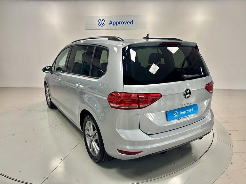 Usado VW Touran 150 CV (110 kW) 2025 Gris / plata Monovolumen