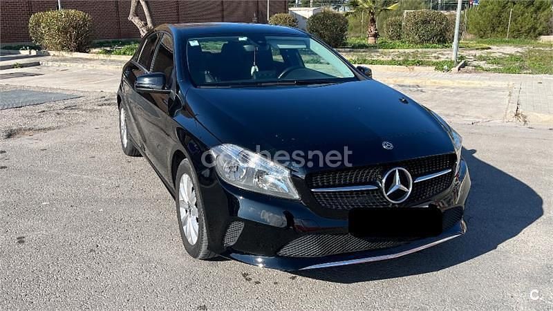 Usado Mercedes A180 109 CV (80 kW) 2018 Negro Berlina