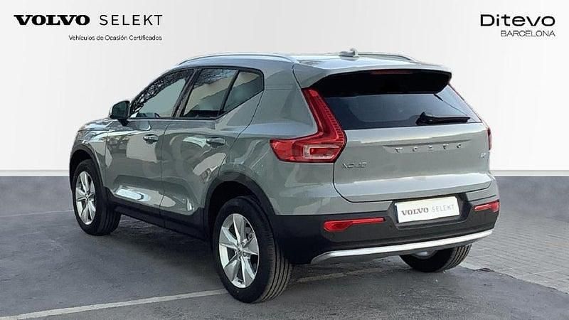 Usado Volvo XC40 Core 163 CV (119 kW) 2024 Gris / plata SUV
