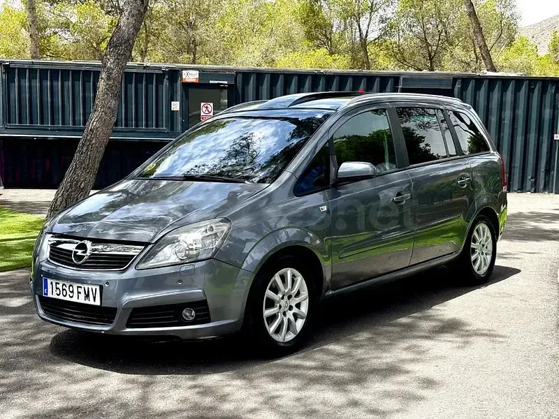 Usado Opel Zafira Cosmo 120 CV (88 kW) 2009 Gris / plata Monovolumen