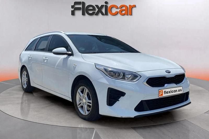 Blanco Usado 2021 Kia Ceed Familiar | 13.790 € (Precio justo) - Imagen 1/4