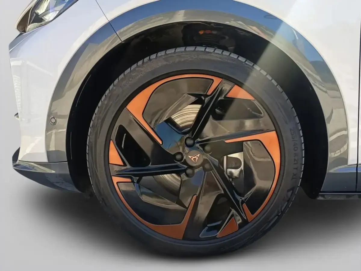 Usado Cupra Tavascan VZ 250 kW (340 CV) 2024 Blanco SUV