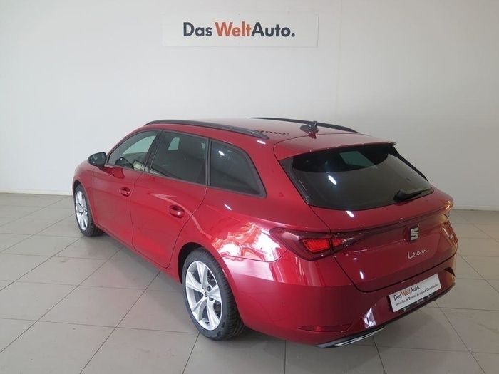 Rojo Usado 2025 Seat Leon ST FR Familiar | 29.900 € (Caro) - Imagen 1/4