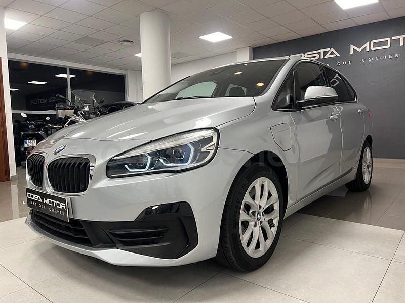 Usado BMW 225 Active Tourer iPerformance 220 CV (161 kW) 2022 Gris / plata Monovolumen
