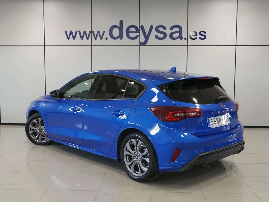 Begagnad Ford Focus ST-Line 125 HK (91 kW) 2023 Blå Halvkombi