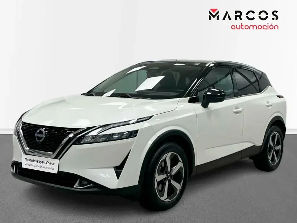 Usado Nissan Qashqai N-Connecta 140 CV (102 kW) 2022 Bitono (blanco y negro) negra SUV