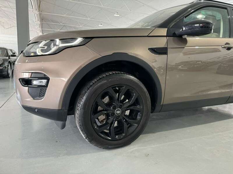 Käytetty Land Rover Discovery Sport HSE 190 HP (139 kW) 2015 Peessi Katumaasturi