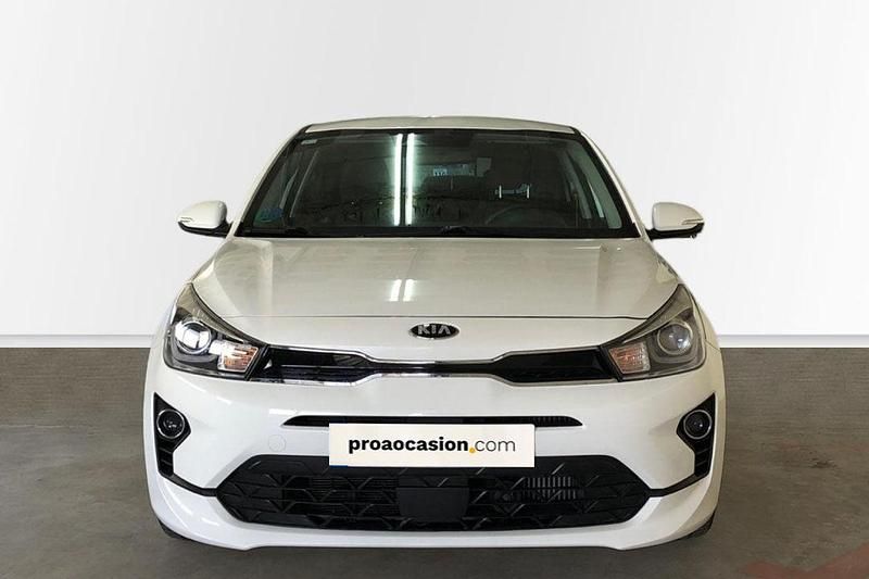 Usado Kia Rio 120 CV (88 kW) 2020 Blanco Berlina