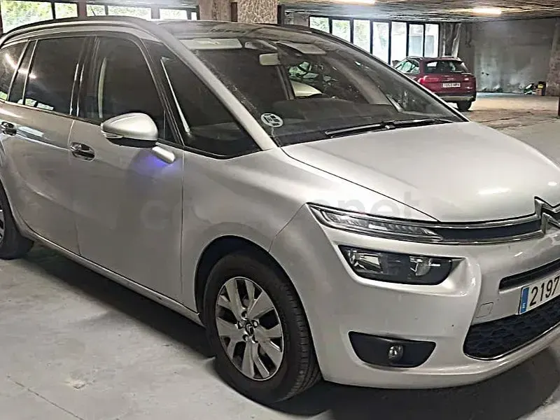 Usado Citroën Grand C4 Picasso Seduction 115 CV (84 kW) 2014 Gris / plata Monovolumen