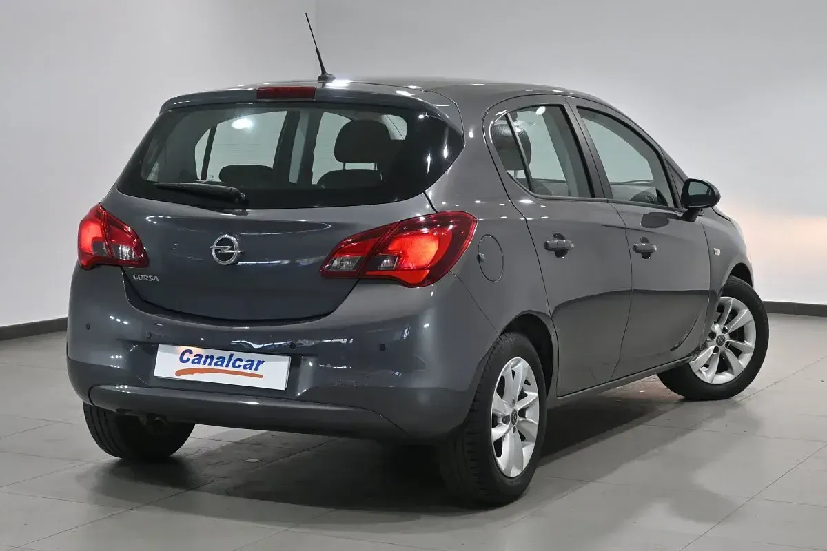 Usado Opel Corsa Selective 90 CV (66 kW) 2016 Gris Utilitario