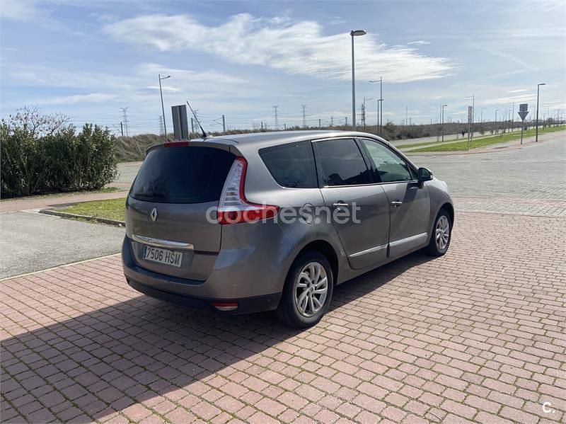 Usado Renault Grand Scénic III Bose Edition 130 CV (95 kW) 2013 Gris / plata Monovolumen