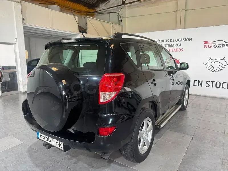 Usado Toyota RAV4 Sol 136 CV (100 kW) 2007 Negro SUV