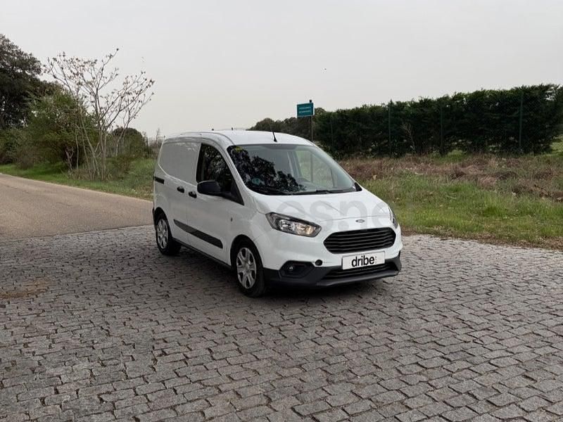 Usado Ford Tourneo Courier Sport 100 CV (73 kW) 2021 Blanco Monovolumen