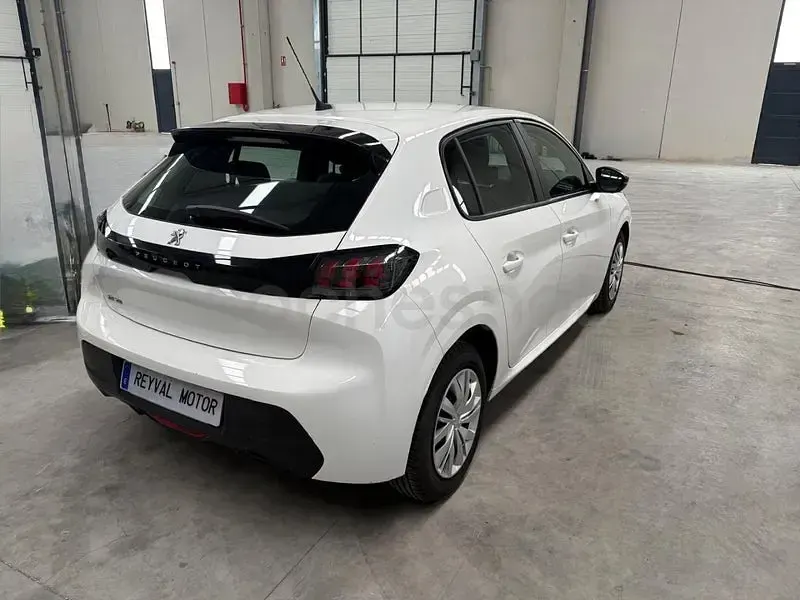 Usado Peugeot 208 Active 100 CV (73 kW) 2022 Blanco Utilitario