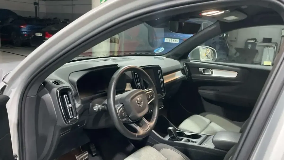 Usado Volvo XC40 Core 163 CV (119 kW) 2025 SUV