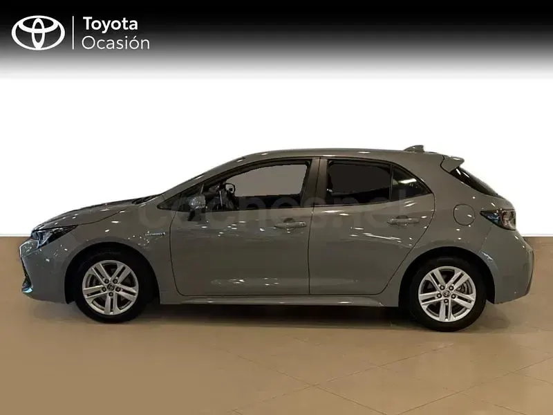 Usado Toyota Corolla Active 122 CV (89 kW) 2022 Gris / plata Berlina