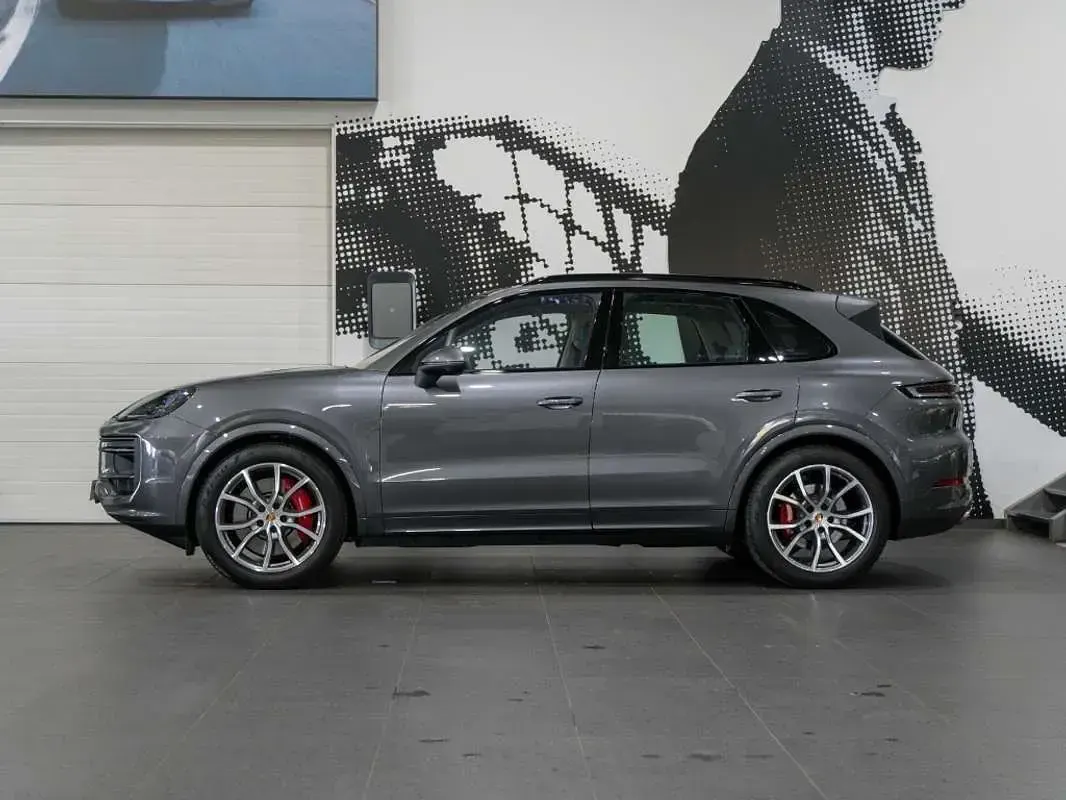 Usado Porsche Cayenne 475 CV (349 kW) 2025 Gris SUV