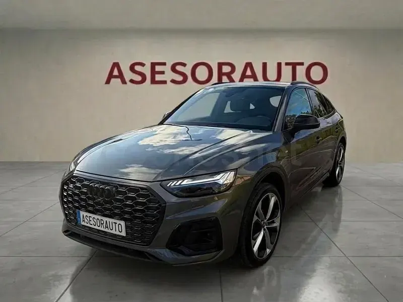Usado Audi Q5 Sportback Ambiente 367 CV (269 kW) 2022 Gris / plata SUV