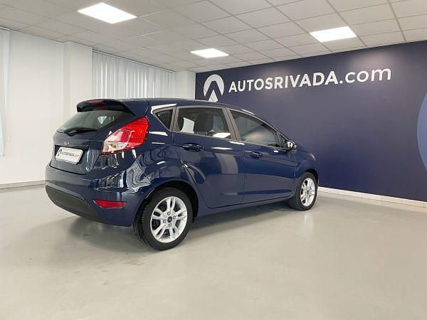 Usado Ford Fiesta Trend 75 CV (55 kW) 2016 Azul báltico (sólido) Utilitario