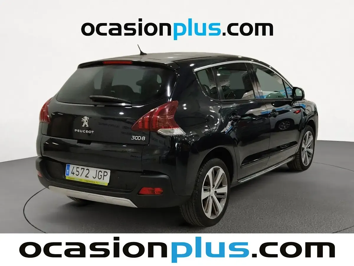 Usado Peugeot 3008 Allure 131 CV (96 kW) 2015 Negro Familiar