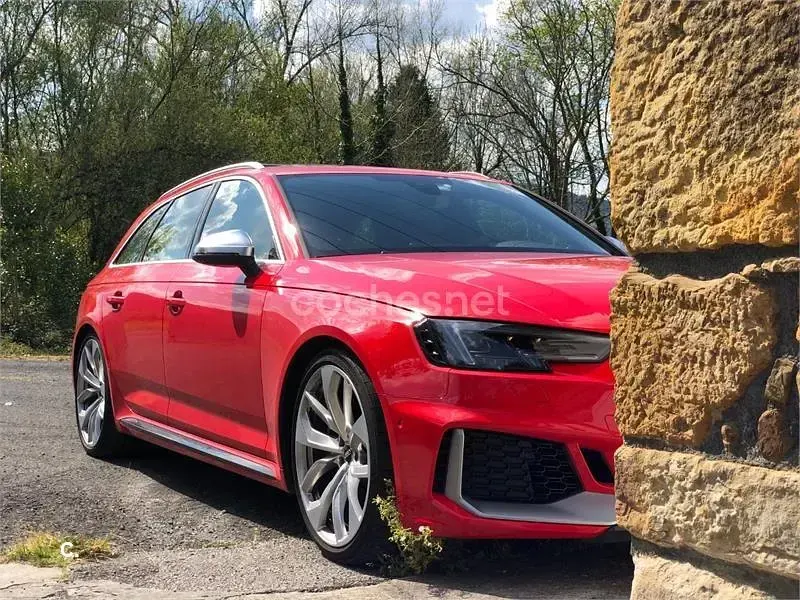 Usado Audi RS4 450 CV (330 kW) 2018 Rojo Familiar