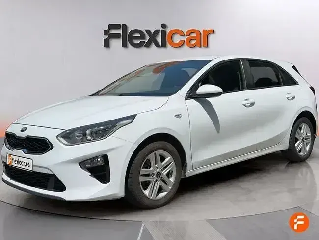 Usado Kia Ceed 115 CV (84 kW) 2019 Blanco Utilitario