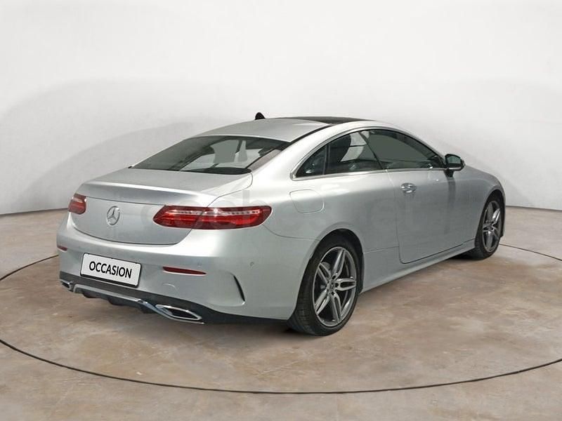 Usado Mercedes E220 194 CV (142 kW) 2019 Gris / plata Coupe