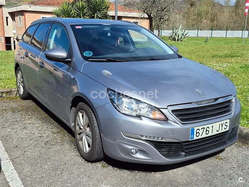 Usado Peugeot 308 SW Style 130 CV (95 kW) 2017 Gris / plata Familiar