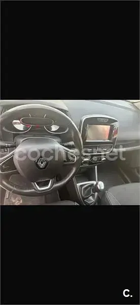 Usado Renault Clio IV Zen 90 CV (66 kW) 2016 Granate Berlina