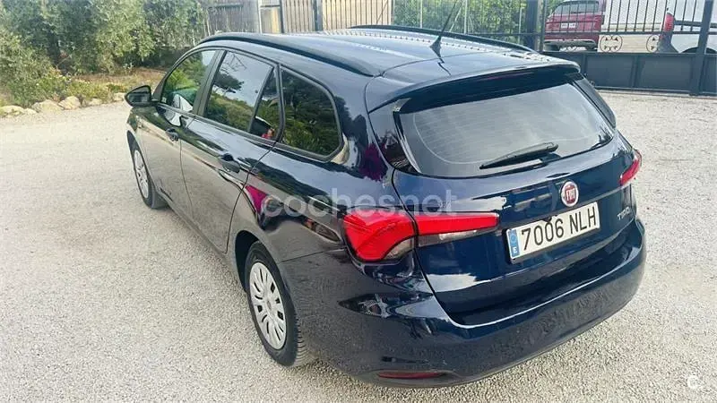 Usado Fiat Tipo Lounge 95 CV (69 kW) 2017 Azul Berlina