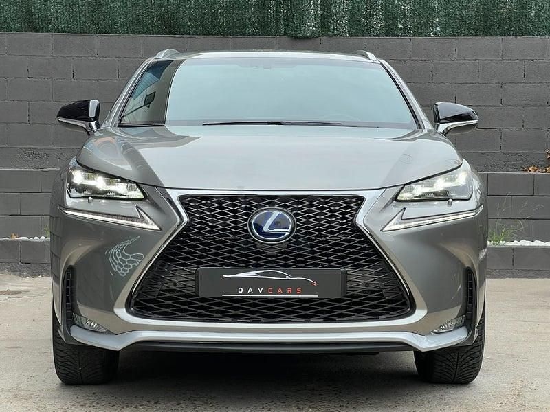 Usado Lexus NX300h Sport Line 197 CV (144 kW) 2016 Gris / plata SUV