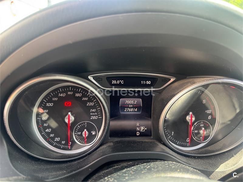 Usado Mercedes CLA220 Shooting Brake 177 CV (130 kW) 2017 Rojo Familiar