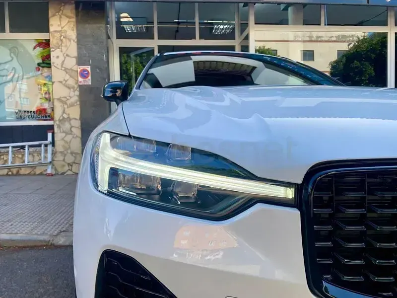 Usado Volvo XC60 Plus 350 CV (257 kW) 2024 Blanco SUV