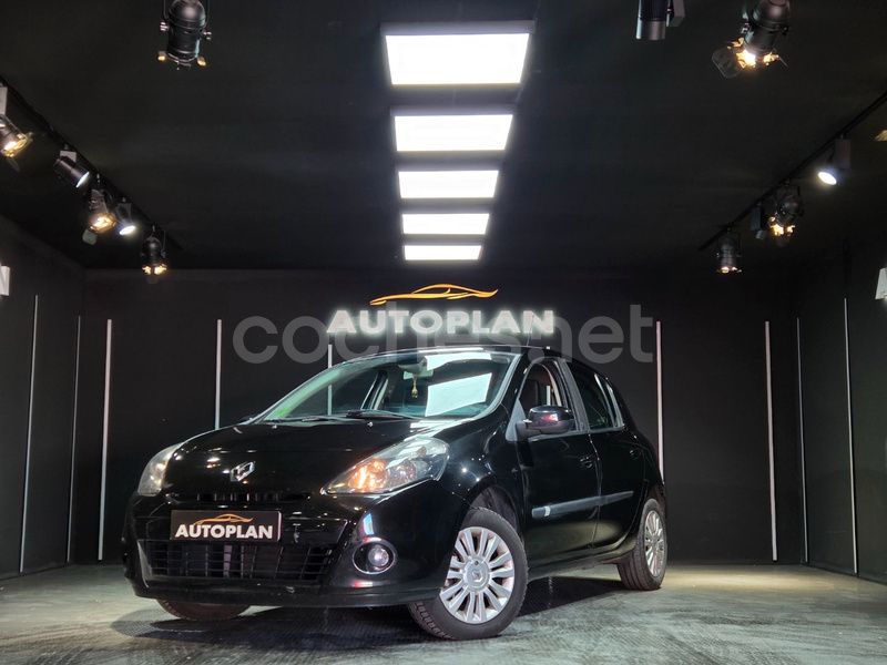 Negro Usado 2010 Renault Clio II Berlina | 5290 € (Precio justo) - Imagen 1/4
