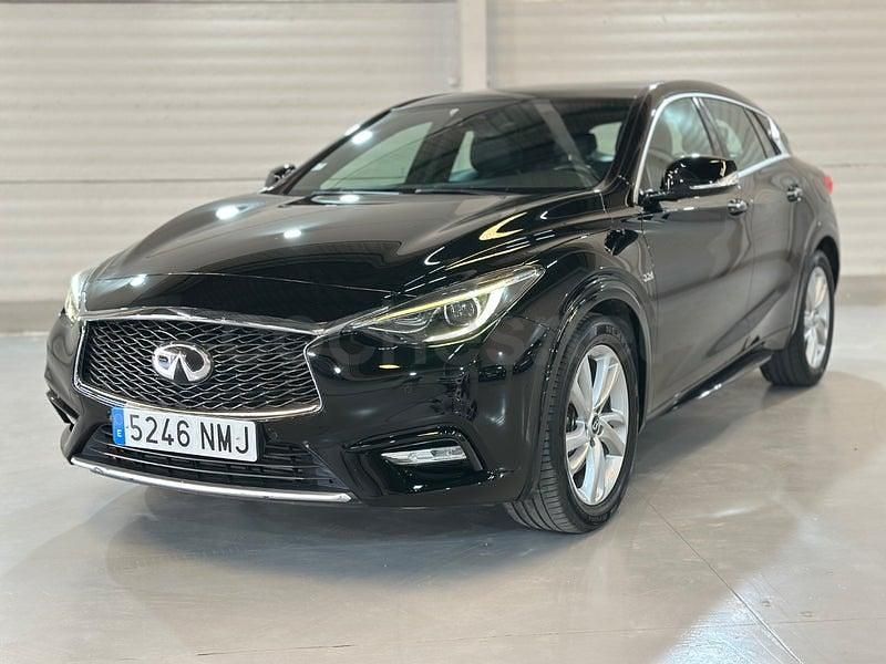 Usado Infiniti Q30 Premium 170 CV (125 kW) 2017 Negro Berlina