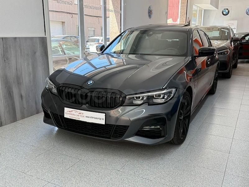 Usado BMW 330e Comfort Edition 292 CV (214 kW) 2022 Gris / plata Berlina
