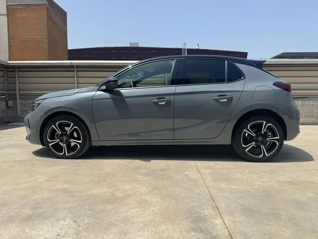 Usado Opel Corsa 136 CV (100 kW) 2025 Gris Utilitario