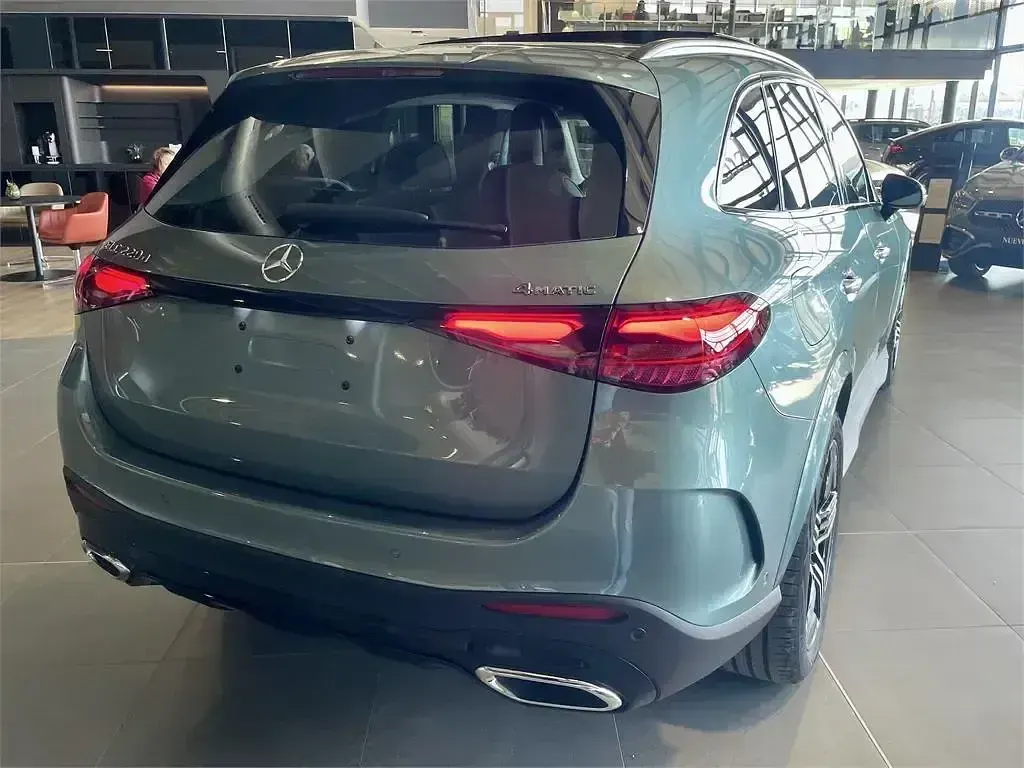 Nuevo Mercedes GLC220 197 CV (144 kW) 2026 Verde SUV