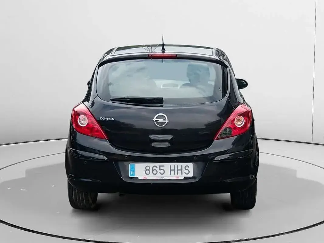 Usado Opel Corsa 86 CV (63 kW) 2011 Negro Utilitario