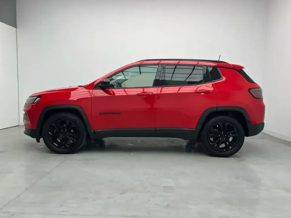 Usado Jeep Compass Night Eagle 130 CV (95 kW) 2022 Rojo SUV