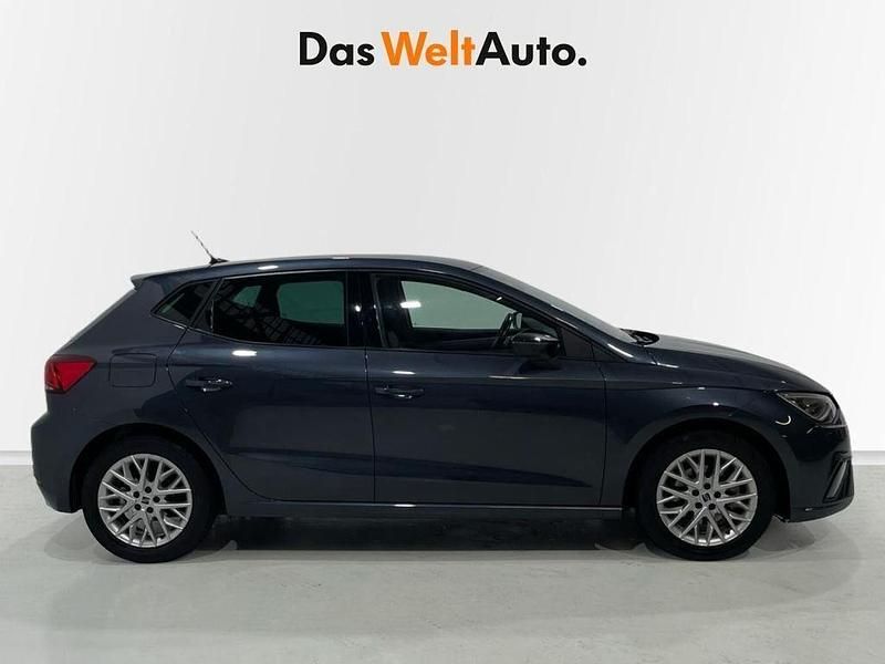 Usado Seat Ibiza FR 110 CV (80 kW) 2022 Gris Utilitario