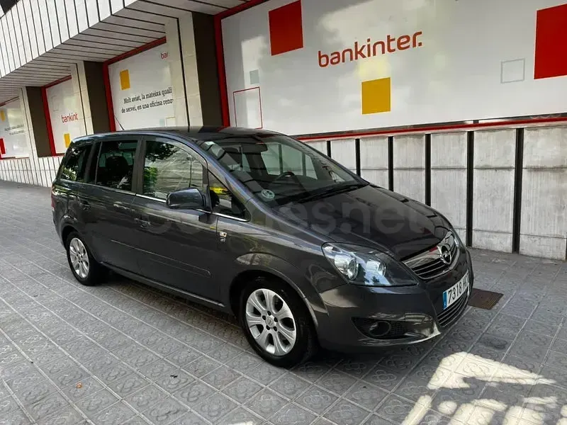 Usado Opel Zafira Family 110 CV (80 kW) 2011 Gris / plata Monovolumen