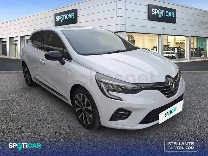 Usado Renault Clio V Techno 90 CV (66 kW) 2023 Gris / plata Berlina