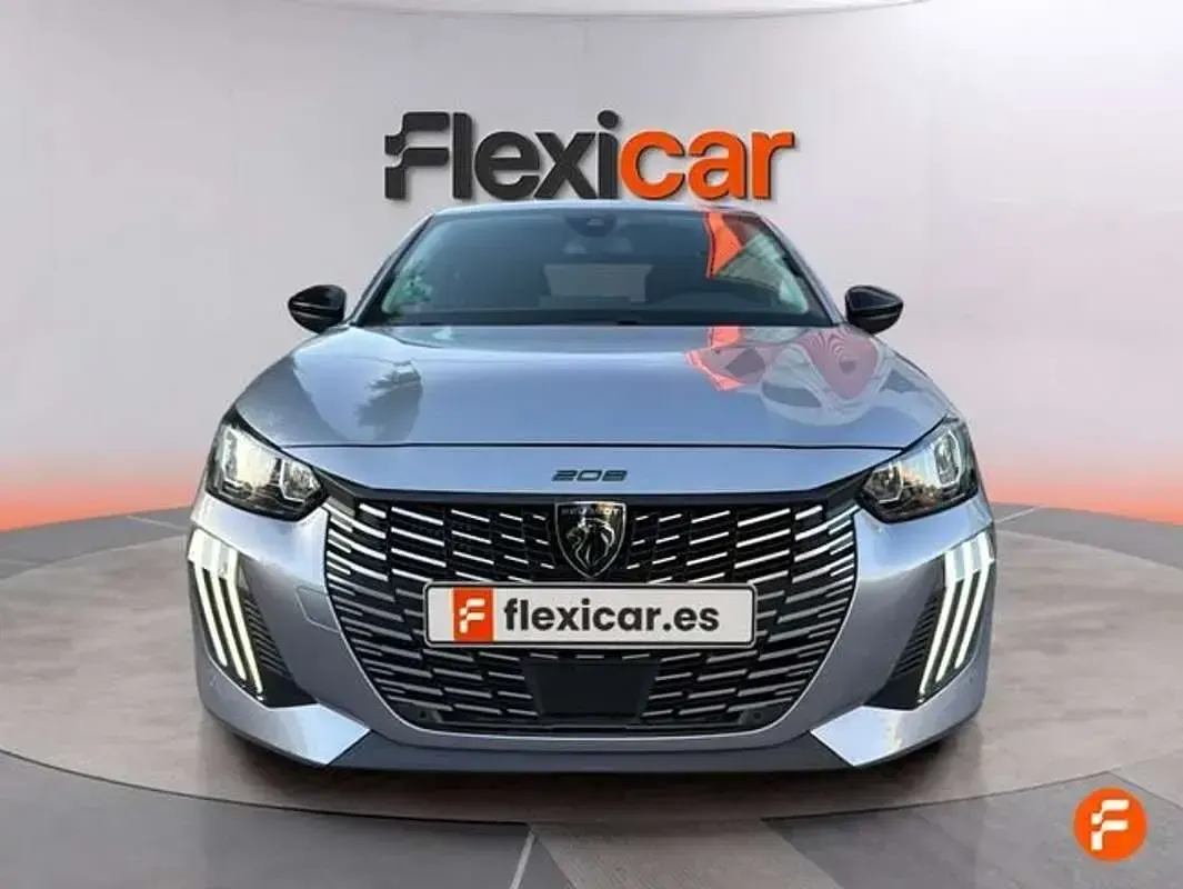 Usado Peugeot 208 Allure 101 CV (74 kW) 2025 Gris Utilitario