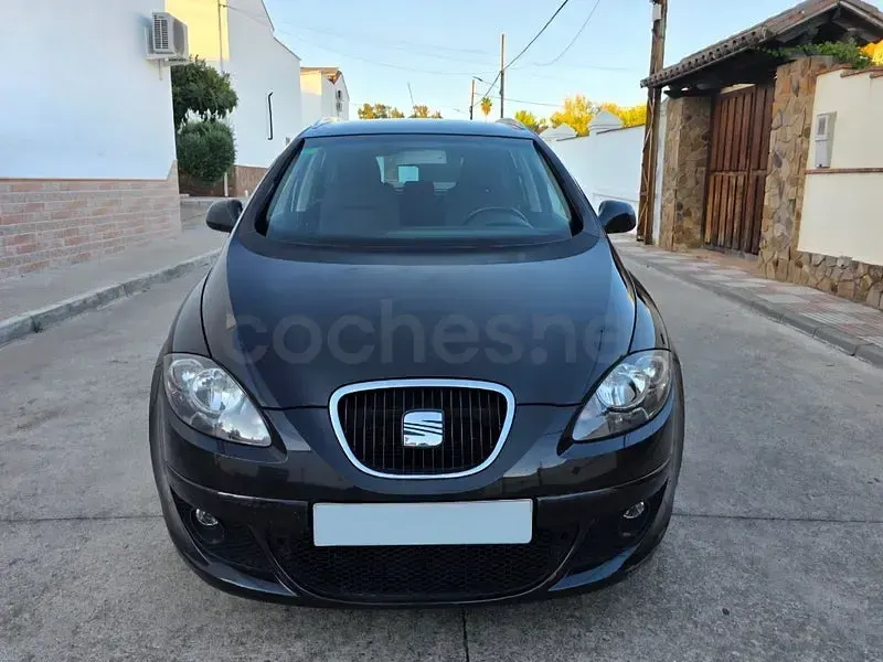 Usado Seat Altea XL Style 140 CV (102 kW) 2009 Negro Monovolumen